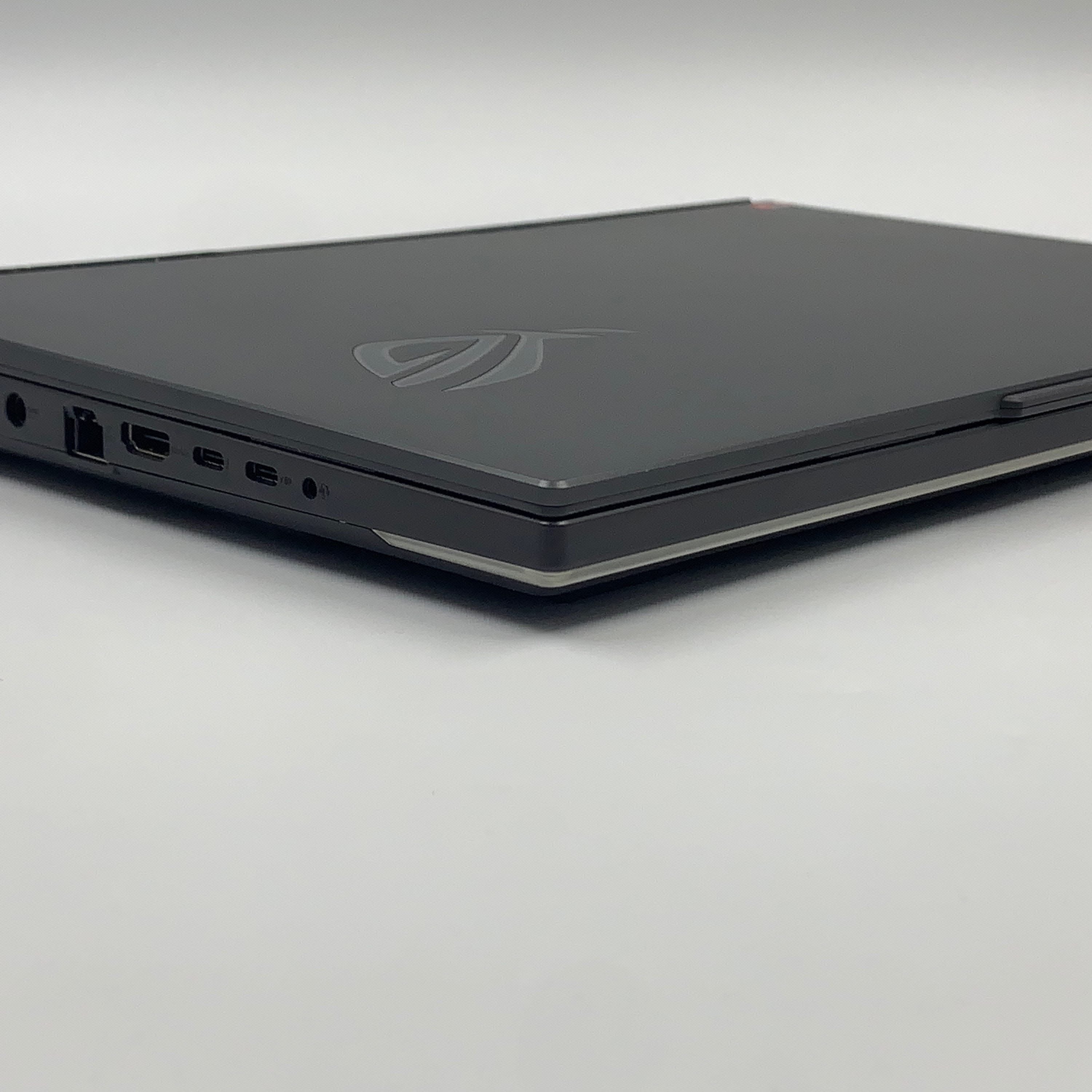 ASUS ROG Strix SCAR 16 (Qiangshen 7) – i9-13980HX RTX 4060