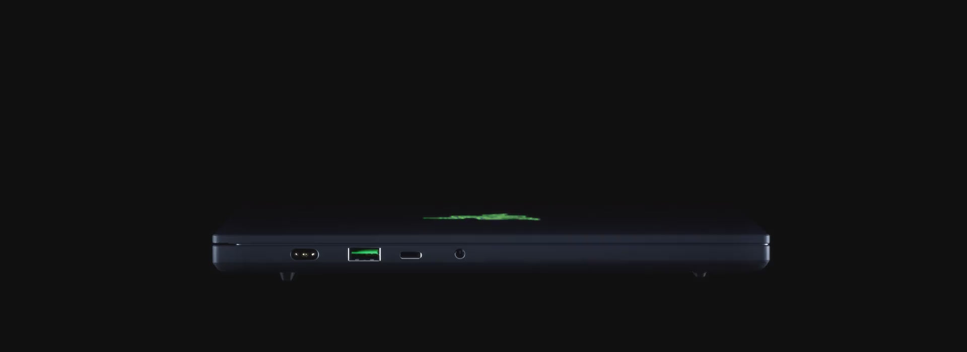 Load video: Razer Blade 14 Gaming Laptop – AMD Ryzen AI 9 365 + NVIDIA RTX 5060 Performance Beast